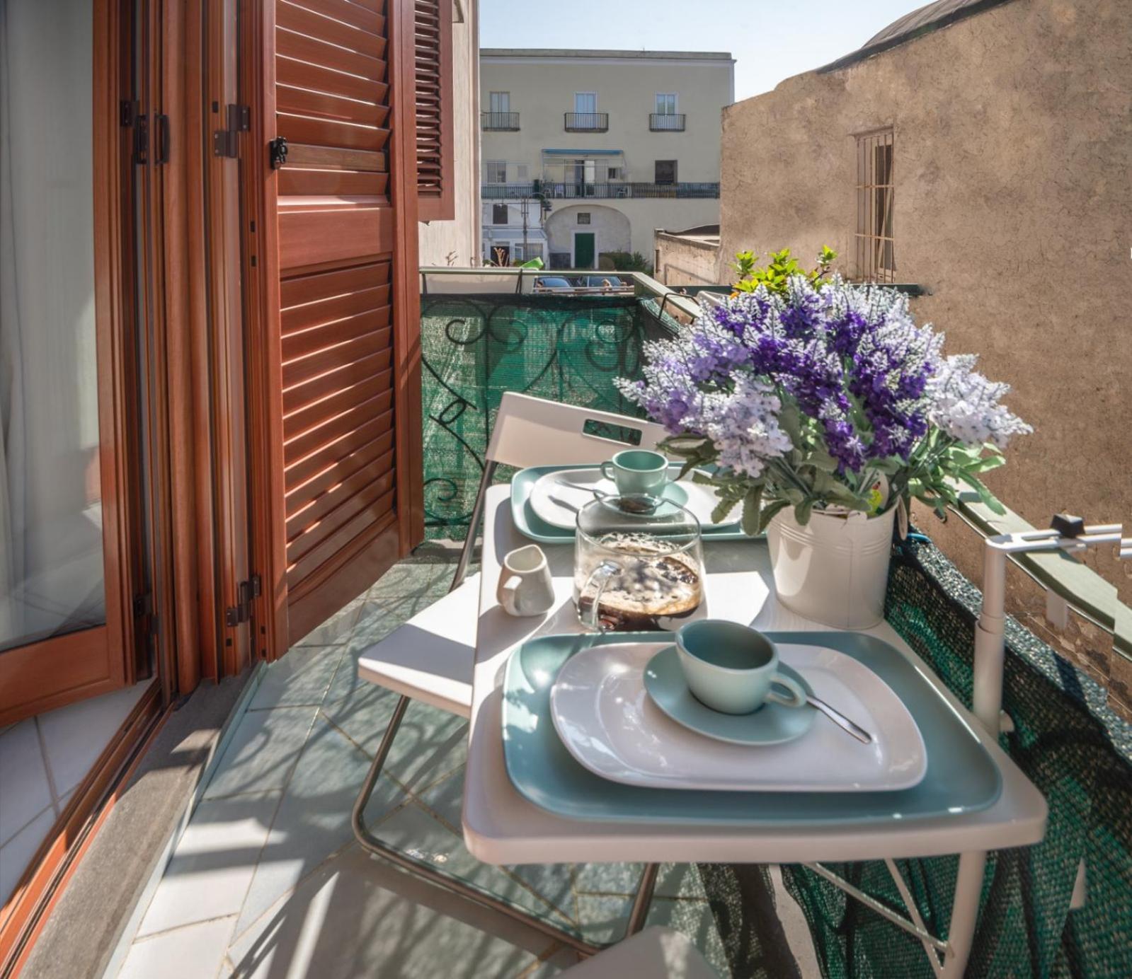 Bed and Breakfast La Finestra Sul Mare Искья Экстерьер фото