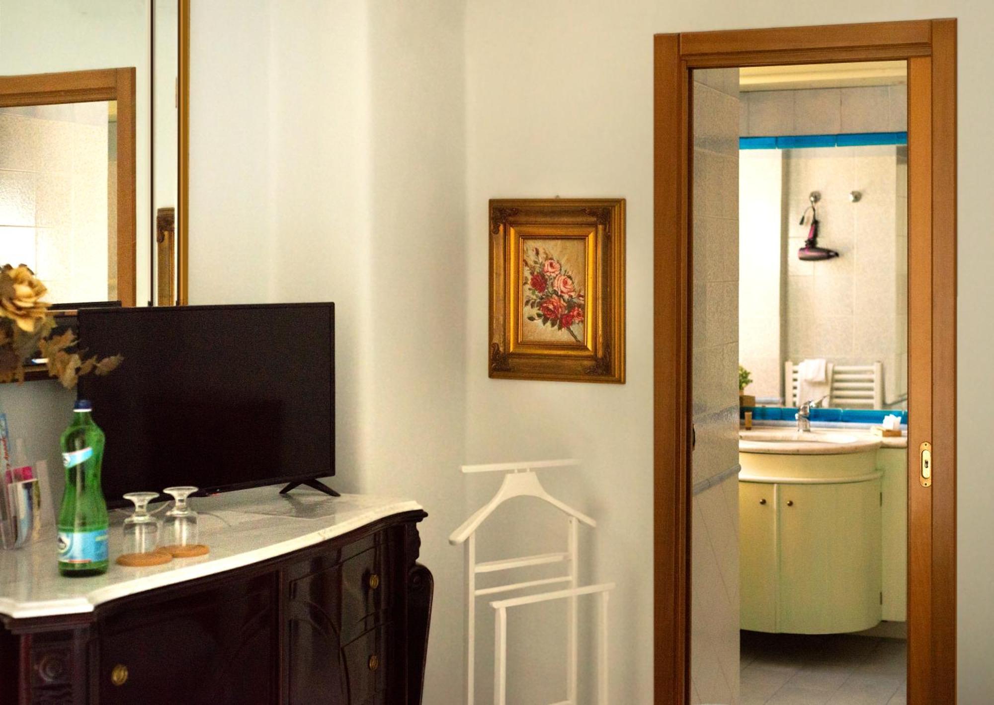 Bed and Breakfast La Finestra Sul Mare Искья Экстерьер фото