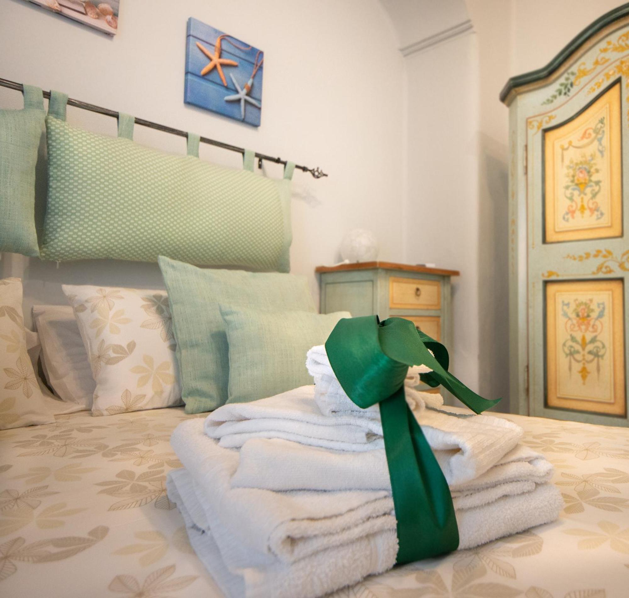 Bed and Breakfast La Finestra Sul Mare Искья Экстерьер фото
